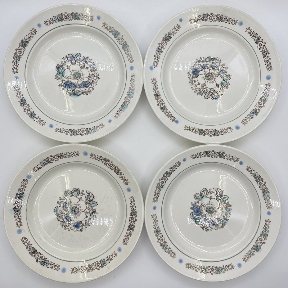 Набор из суповых и обеденных тарелок (8 шт.), в подборе, фаянс, Конаковский фаянсовый завод им. М.И. Калинина (ЗиК Конаково), СССР, 1974-1991 гг.