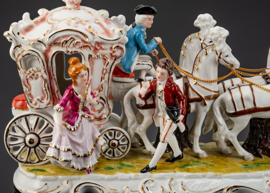 Статуэтка (скульптурная композиция) "Роскошный экипаж" ("Карета")