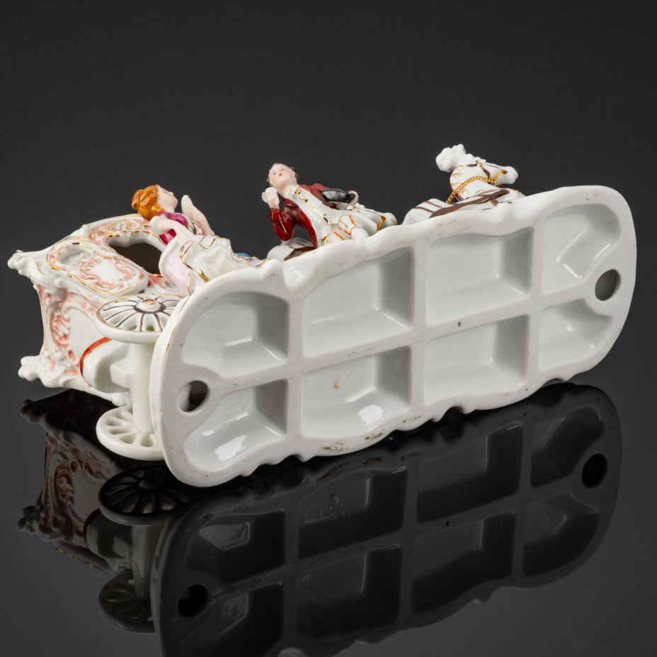 Статуэтка (скульптурная композиция) "Роскошный экипаж" ("Карета")