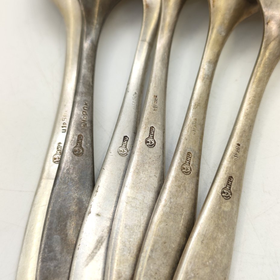 Набор из шести чайных ложек с орнаментальным декором (в подборе), мНЦ (медь-никель-цинк), Кольчугинский завод цветных металлов, СССР, 1960-1990 гг.