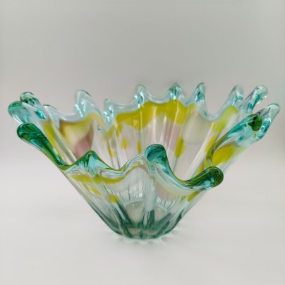 Ваза (конфетница, фруктовница) зеленого оттенка с цветными включениями, цветное стекло, СССР, 1980-1990 гг.