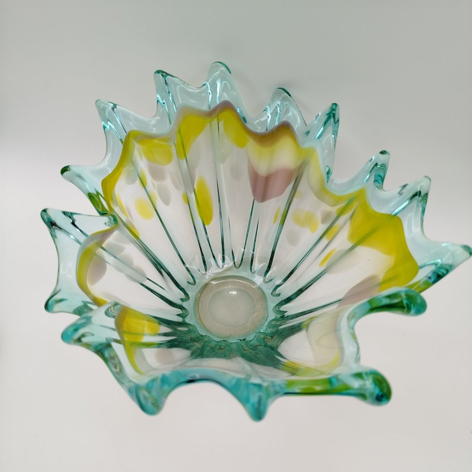 Ваза (конфетница, фруктовница) зеленого оттенка с цветными включениями