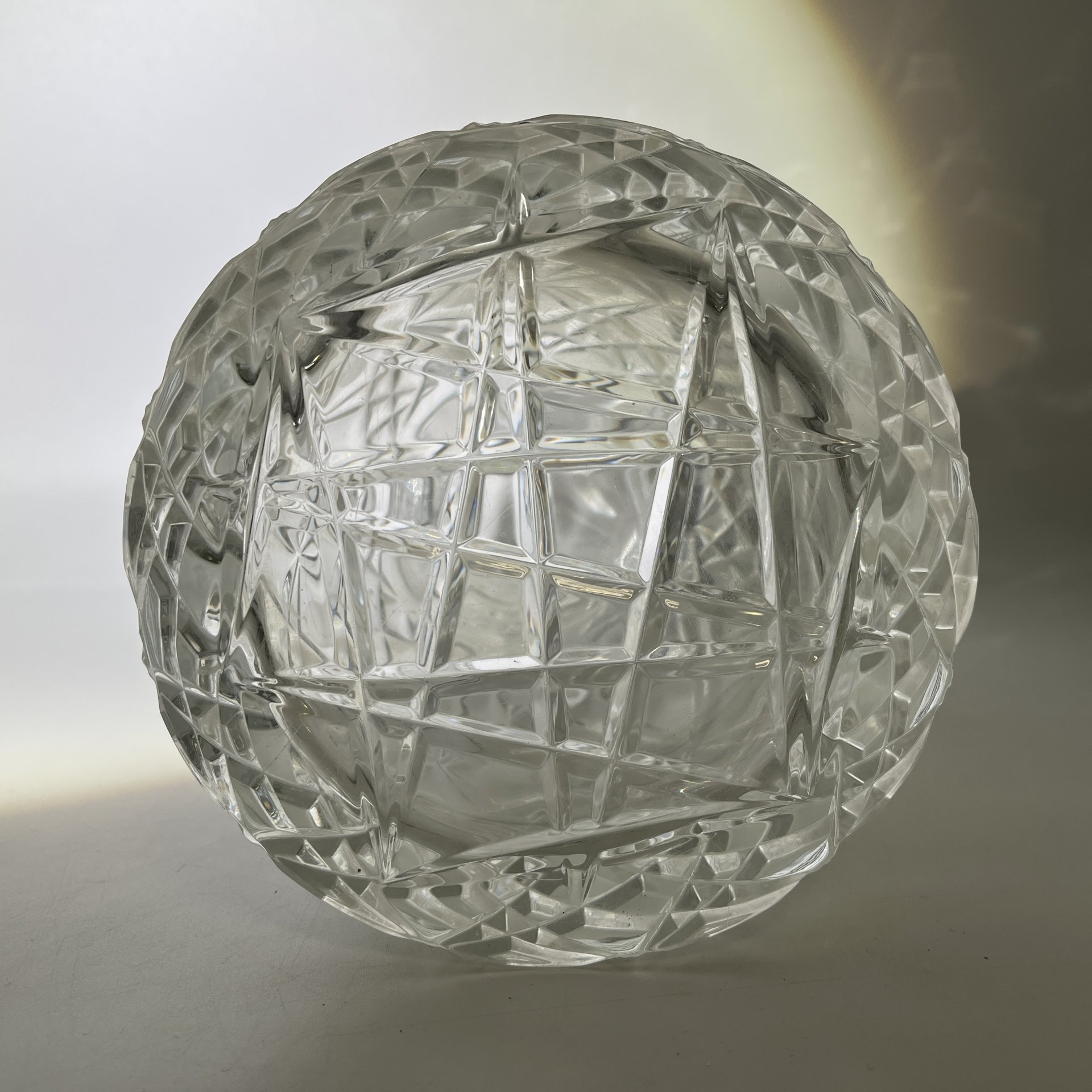 Ваза для цветов "Василек", автор Л.О. Юрген, хрусталь, алмазная грань, Ленинградский завод художественного стекла (ЛЗХС), СССР, 1978-1980 гг.