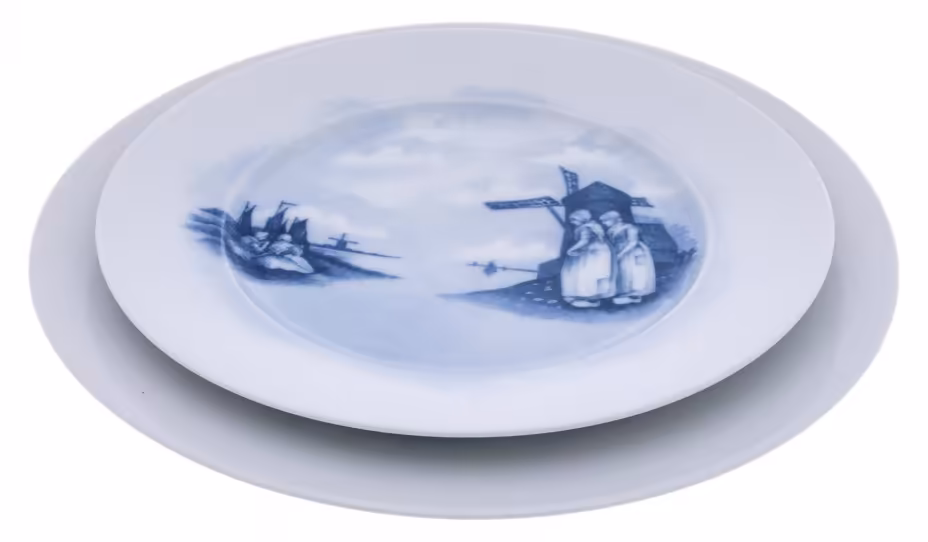 Пара блюд круглой формы из серии "Old dutch", фарфор, роспись, мануфактура "Rosenthal", Германия, 1890-1920 гг., Rosenthal (Розенталь)
