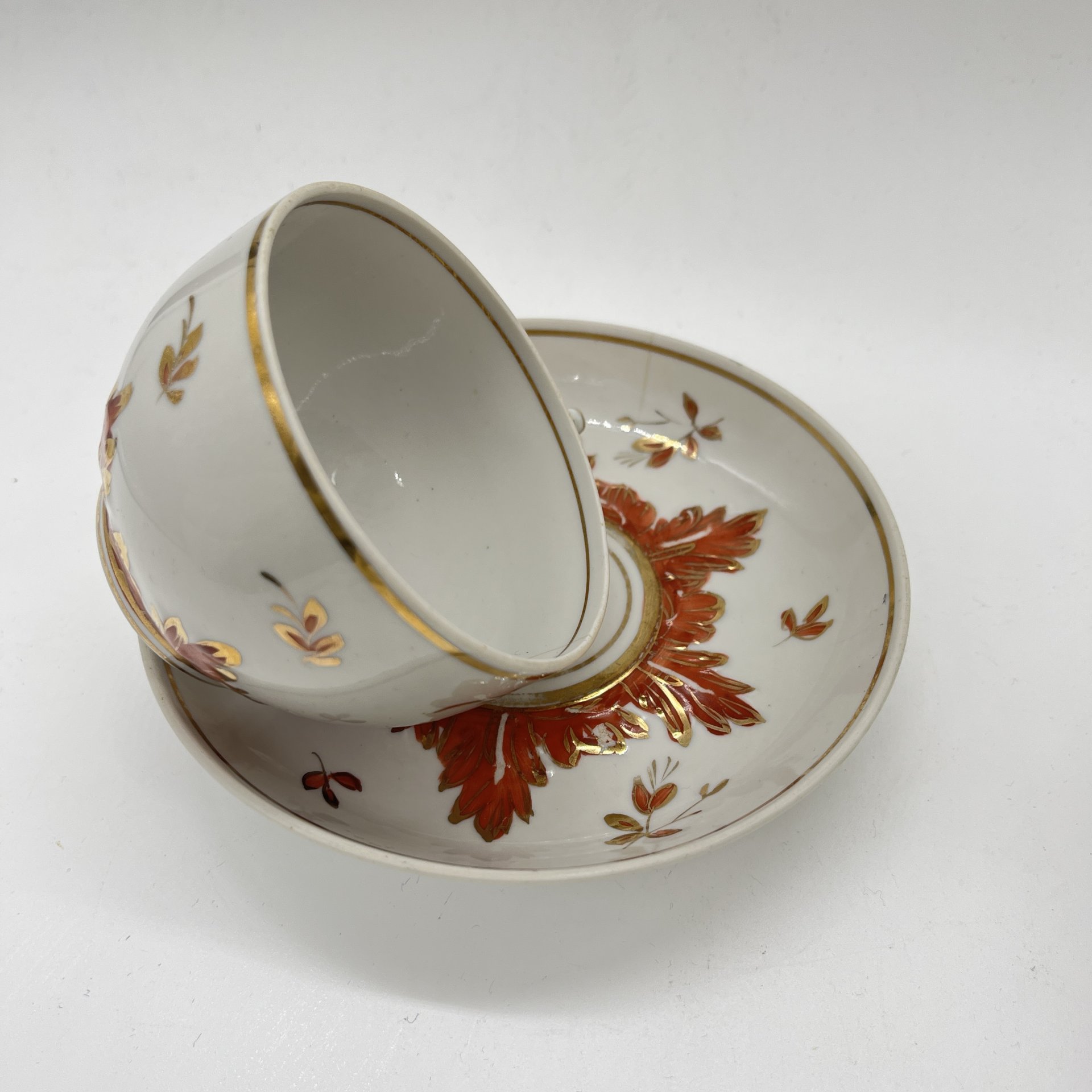 Чайная пара "Барбарис", автор Е. П. Смирнов, фарфор, роспись, золочение, Дмитровский фарфоровый завод (ДФЗ Вербилки), СССР, 1954-1965 гг.