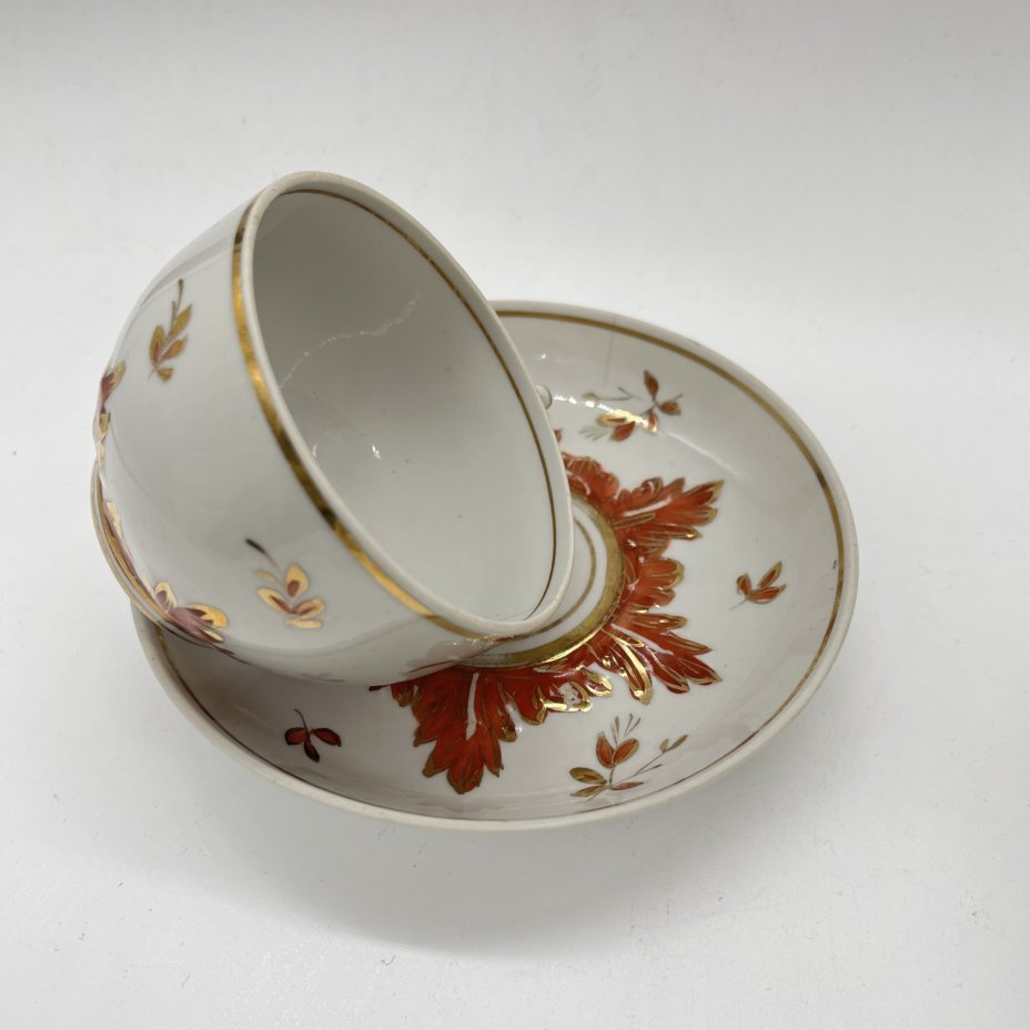 Чайная пара "Барбарис", автор Е. П. Смирнов, фарфор, роспись, золочение, Дмитровский фарфоровый завод (ДФЗ Вербилки), СССР, 1954-1965 гг.