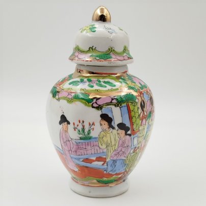 Ваза миниатюрная с крышкой "Сцена императорского двора", форма «мейпин»