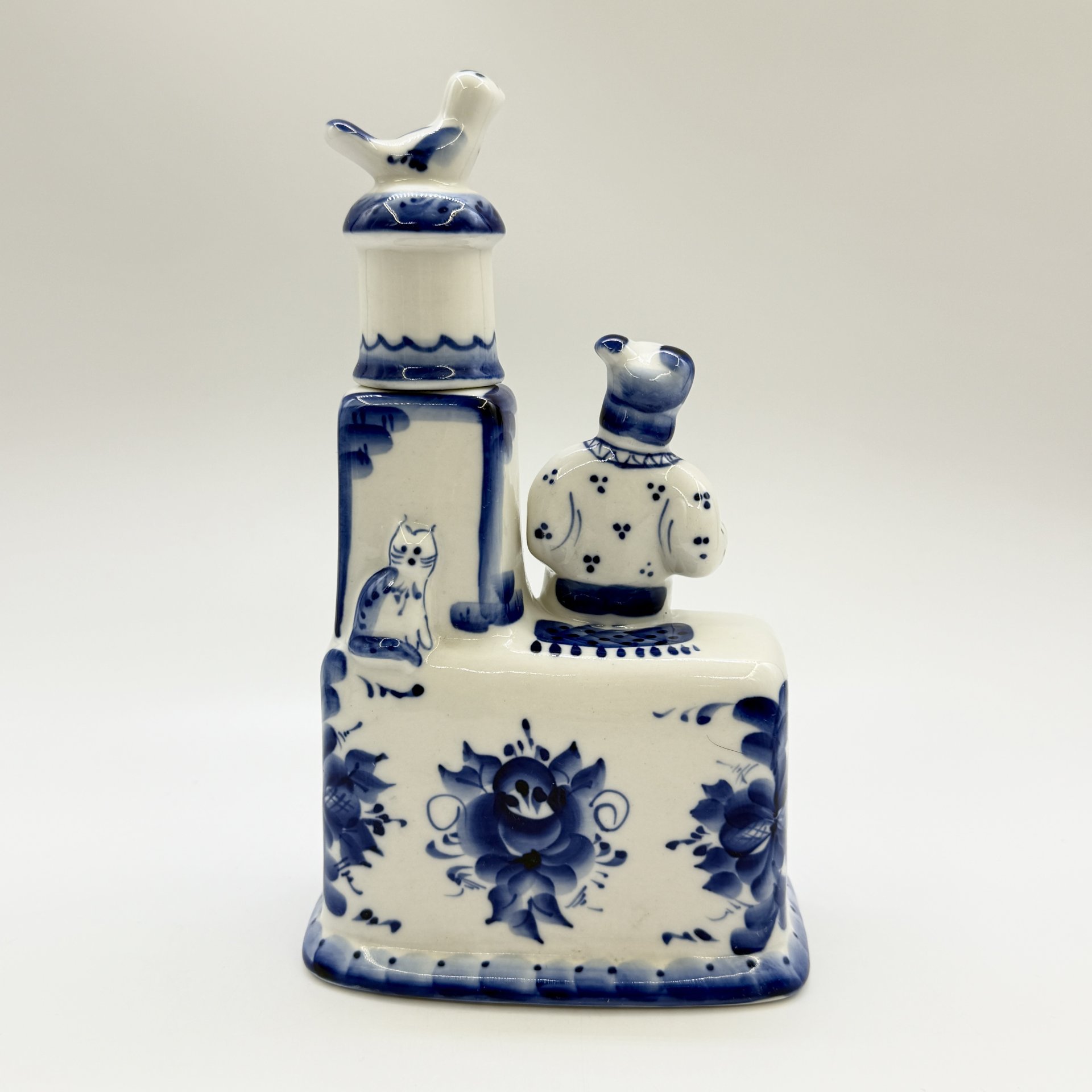 Штоф "Печка", фарфор, роспись, Гжельский фарфоровый завод, Россия, 1991-2019 гг.
