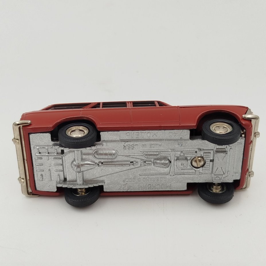 Модель автомобиля "Москвич 427"