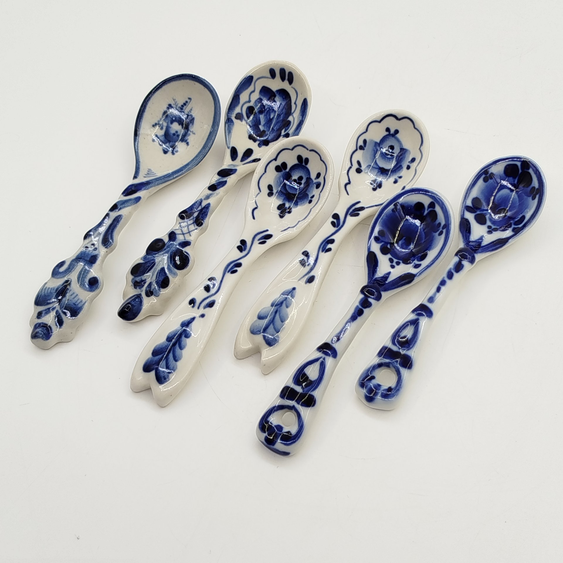 Набор из 6-ти ложек (в подборе) с расписным цветочным декором, Гжель