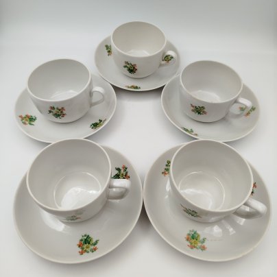 Набор из 5-ти чайных пар, украшенных цветочным декором, фарфор, деколь, Дмитровский фарфоровый завод (ДФЗ Вербилки), СССР, 1954-1965 гг.