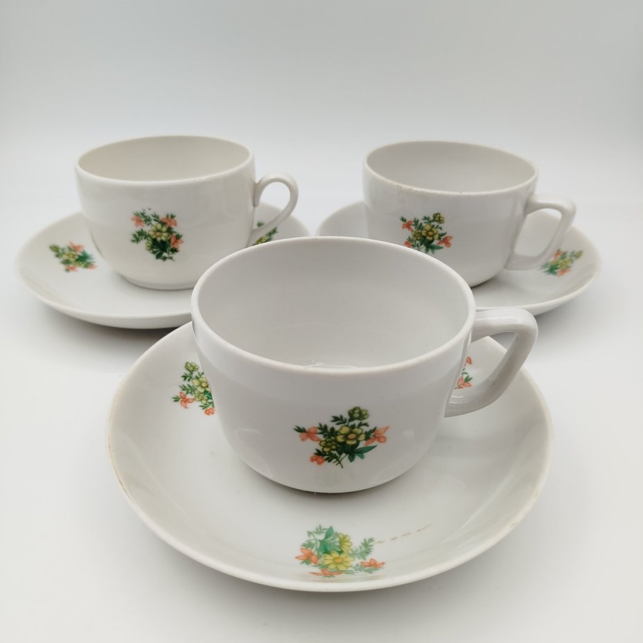 Набор из 5-ти чайных пар, украшенных цветочным декором, фарфор, деколь, Дмитровский фарфоровый завод (ДФЗ Вербилки), СССР, 1954-1965 гг.