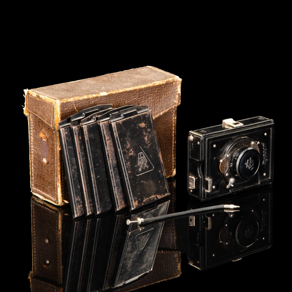 Фотоаппарат пластиночный "Турист", с объектив "Индустар 7", Государственный оптико-механический завод имени ОГПУ (ГОМЗ)
