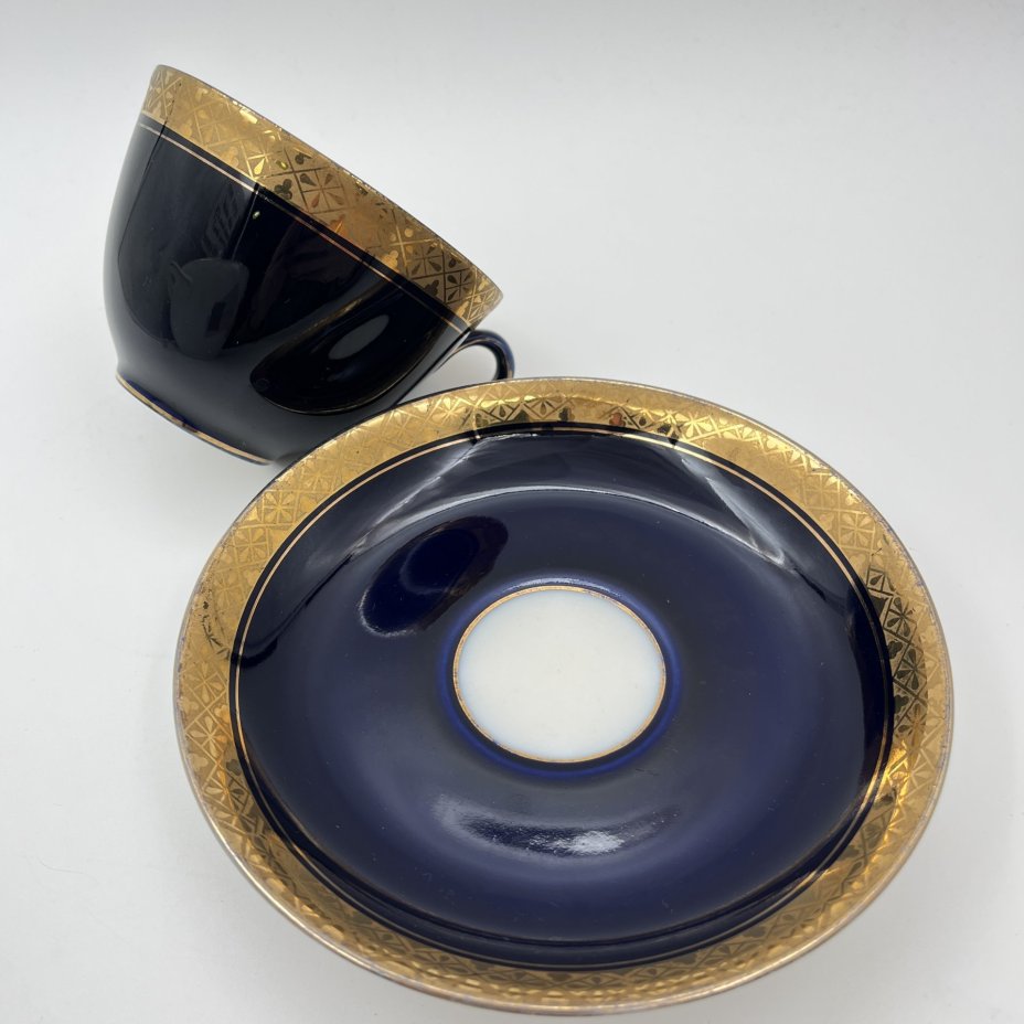 Пара чайная с растительным орнаментом, фарфор, крытье кобальтом, золочение, Ленинградский фарфоровый завод (ЛФЗ), СССР, 1960-1970 гг.