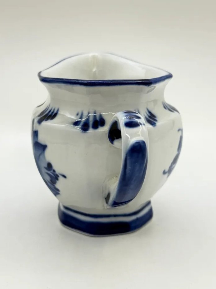 Сливочник с флоральным декором, Гжель