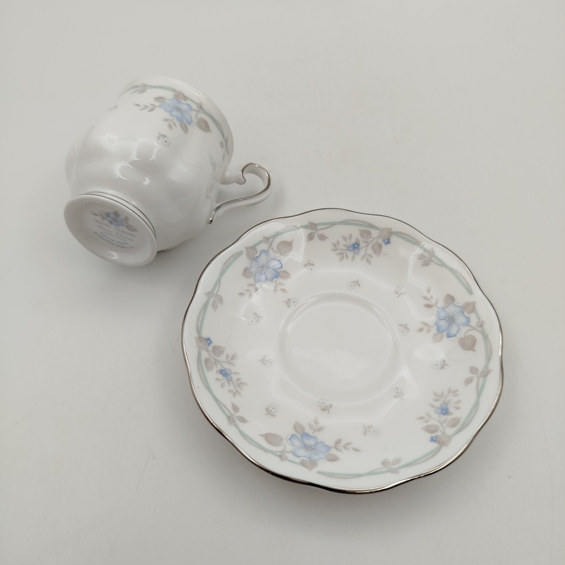 Кофейная пара "Satin Rose", фарфор, деколь, серебрение, Royal Albert, Royal Albert