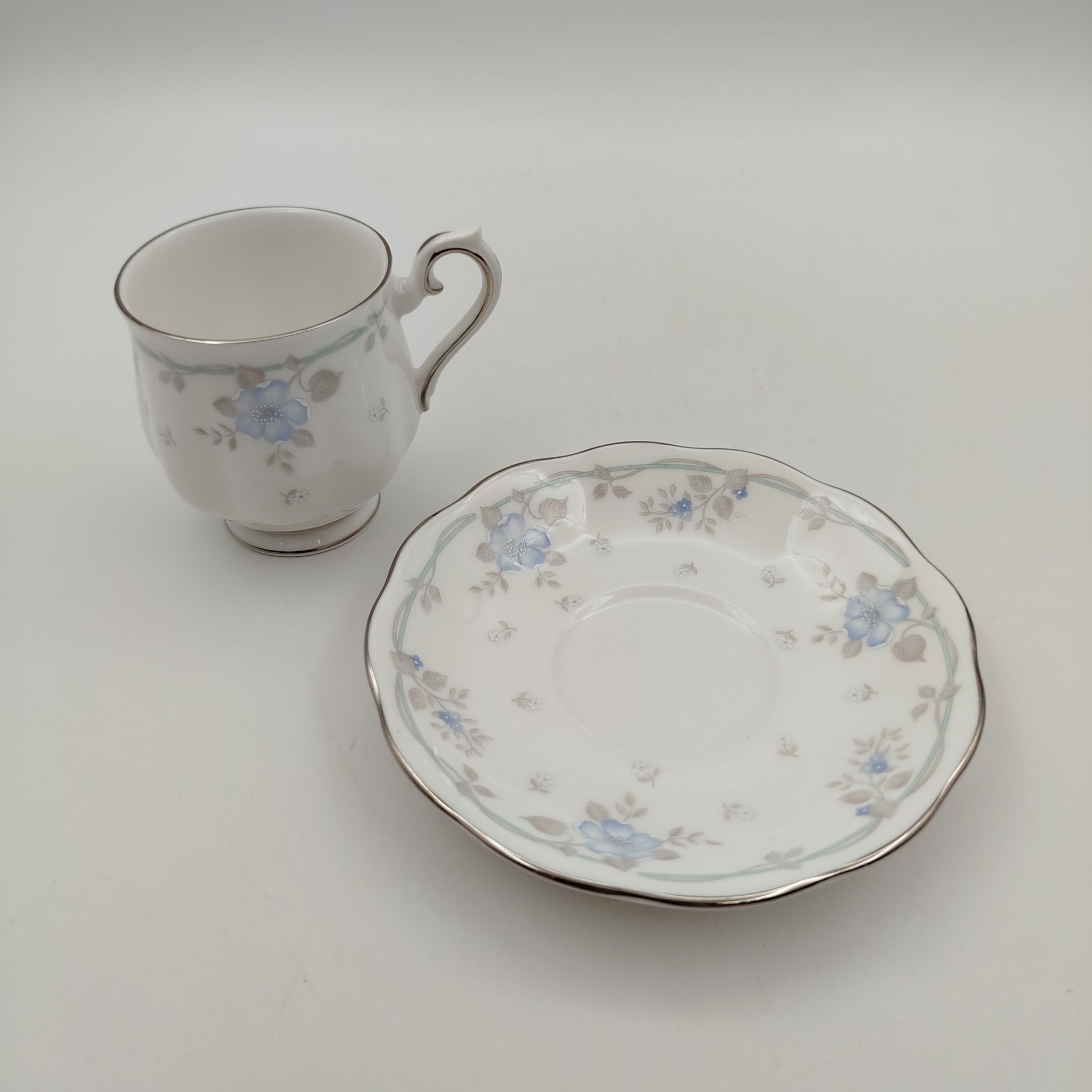 Кофейная пара "Satin Rose", фарфор, деколь, серебрение, Royal Albert, Royal Albert