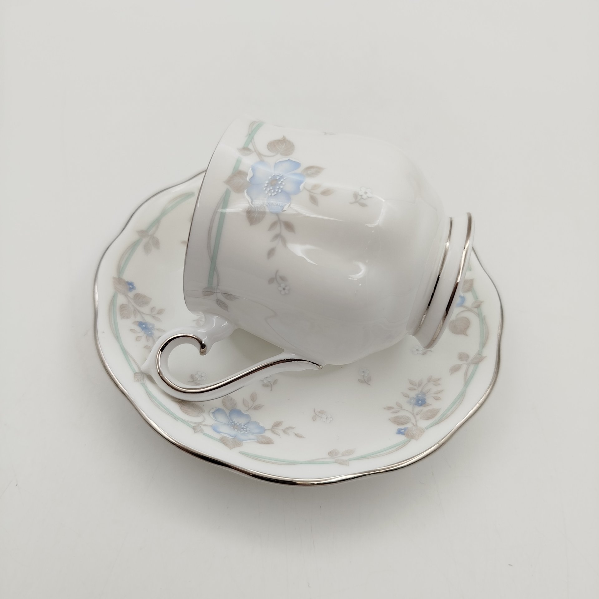 Кофейная пара "Satin Rose", фарфор, деколь, серебрение, Royal Albert, Royal Albert