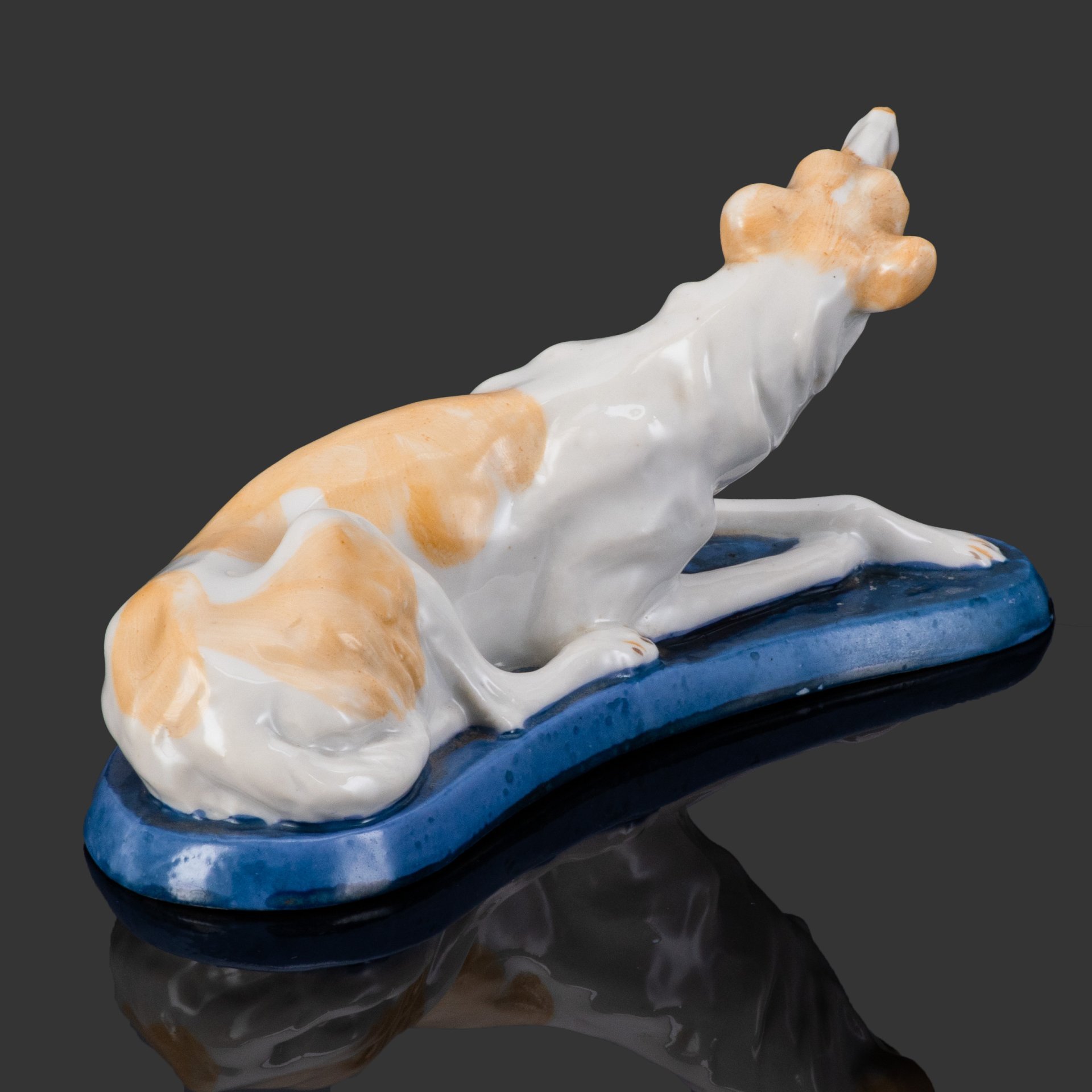 Статуэтка "Левретка", скульптор Б.Я. Воробьев (юбилейное клеймо), фарфор, роспись, Ленинградский фарфоровый завод (ЛФЗ), СССР, 1937 г.