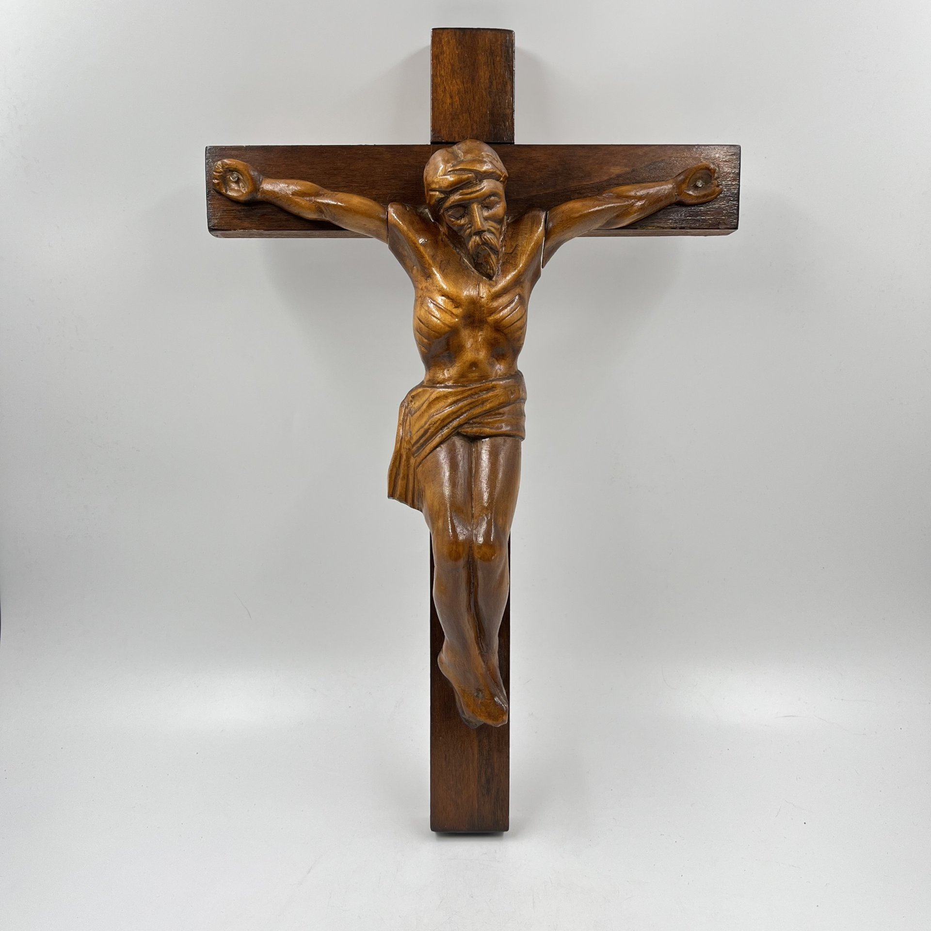 Распятие Христово (католический крест), дерево, резьба, Европа, 1980-2000 гг. — фото 1