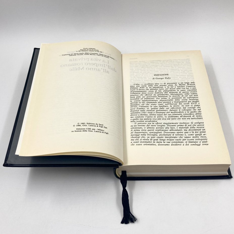 Книга "La vita privata dall'Impero romano all'anno Mille", авторы Philippe Aries, Georges Duby, издательство Laterza, бумага, печать, Италия, 1986 г.