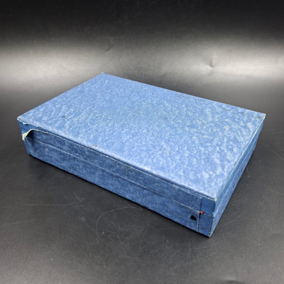 Набор из шести чайных ложек с орнаментальным декором, в оригинальной коробке, мНЦ (медь-никель-цинк), золочение, Кольчугинский завод цветных металлов, СССР, 1960-1990 гг.