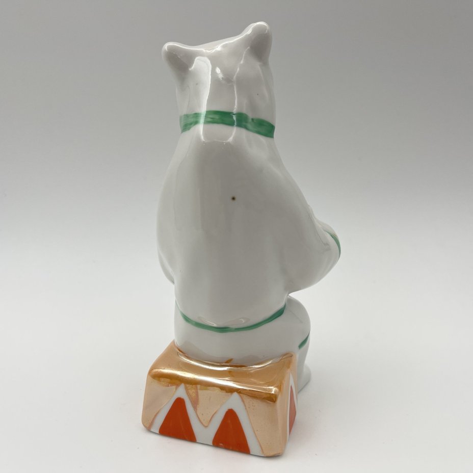 Статуэтка "Медведь с гармошкой" из набора "Цирковые медведи", автор О.М. Богданова