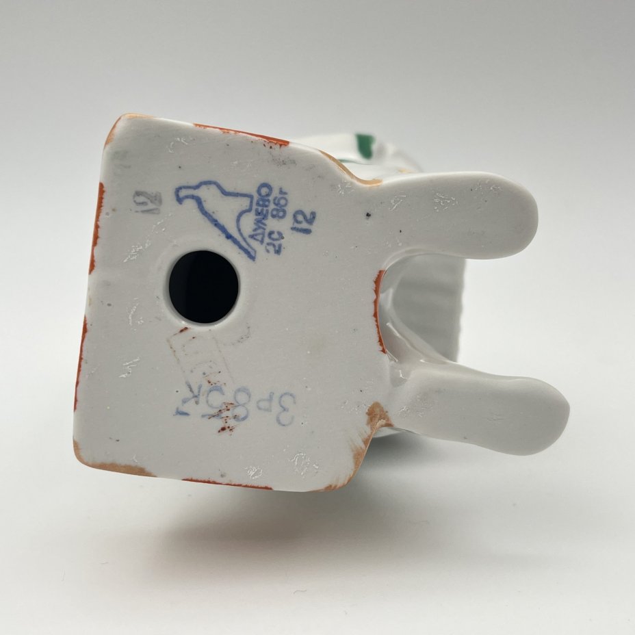 Статуэтка "Медведь с гармошкой" из набора "Цирковые медведи", автор О.М. Богданова