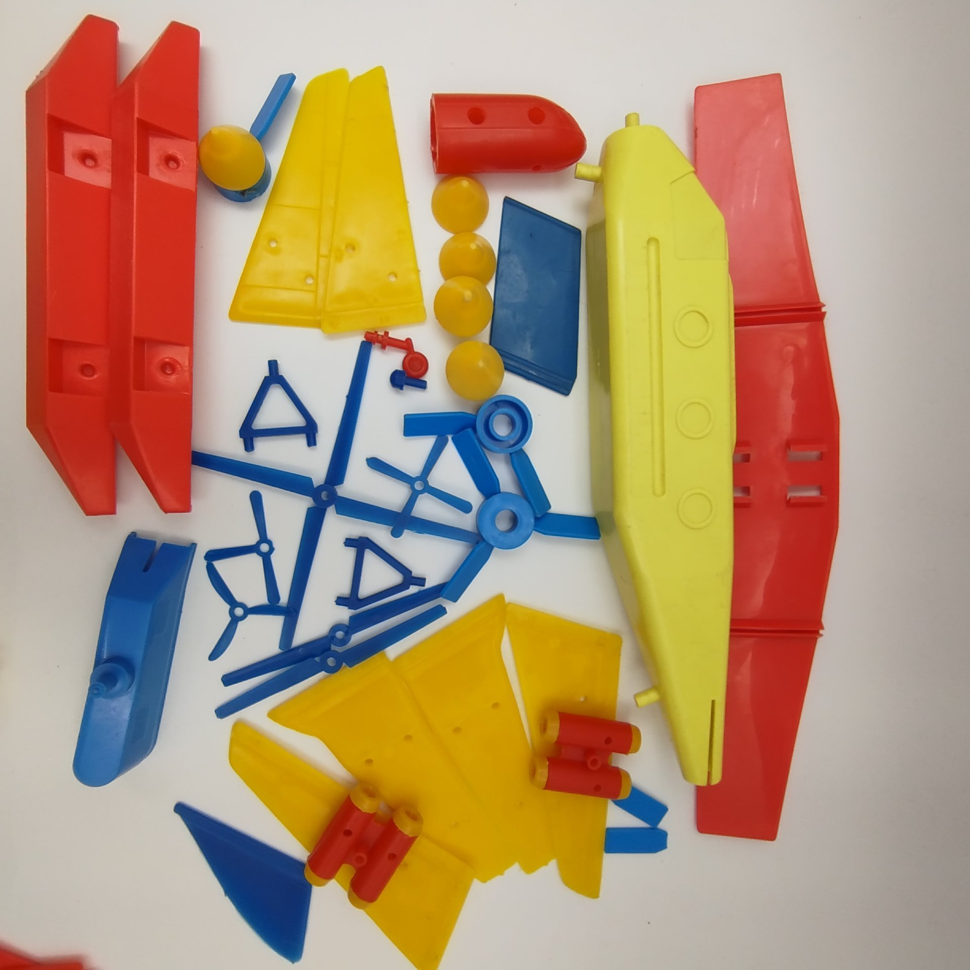 Авиаконструктор (11 моделей), Московский опытно-экспериментальный завод "Огонек"