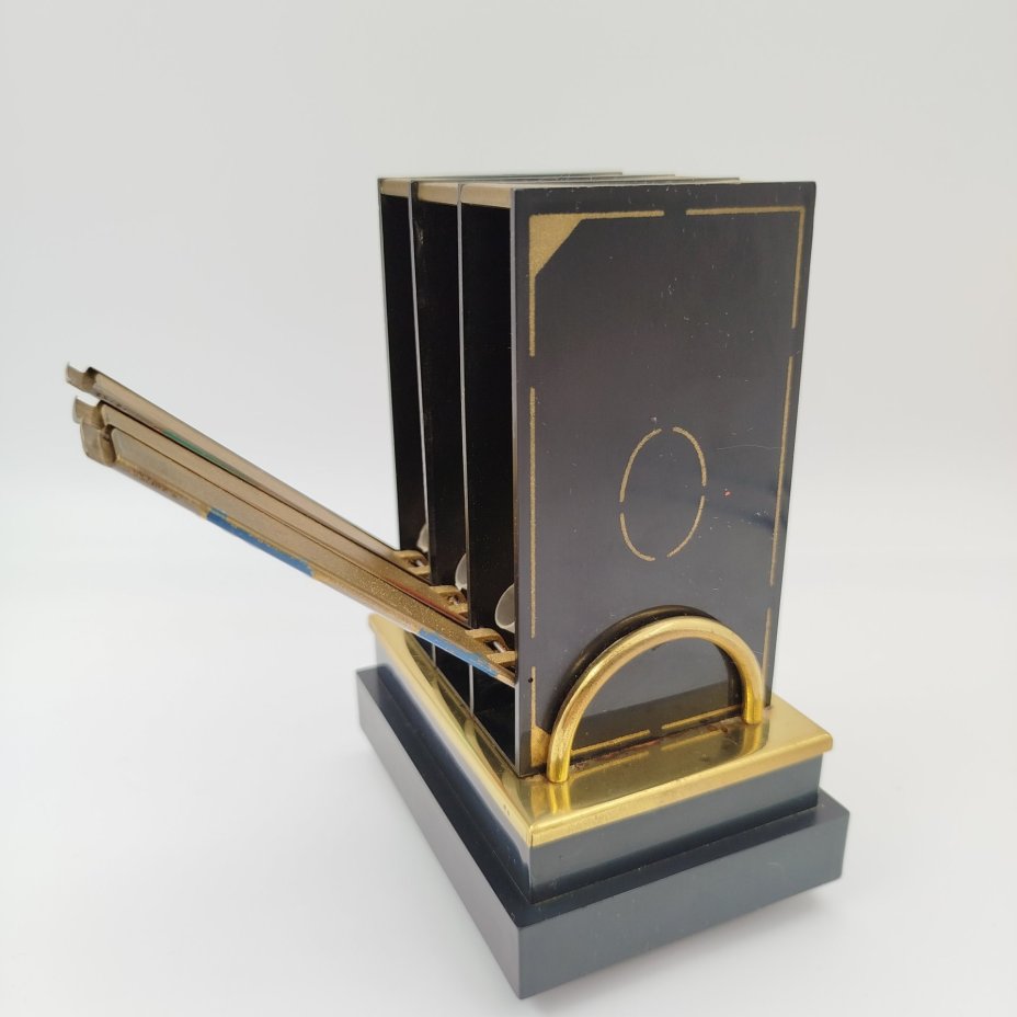 Сигаретница музыкальная в виде книг на тему осовоения космоса