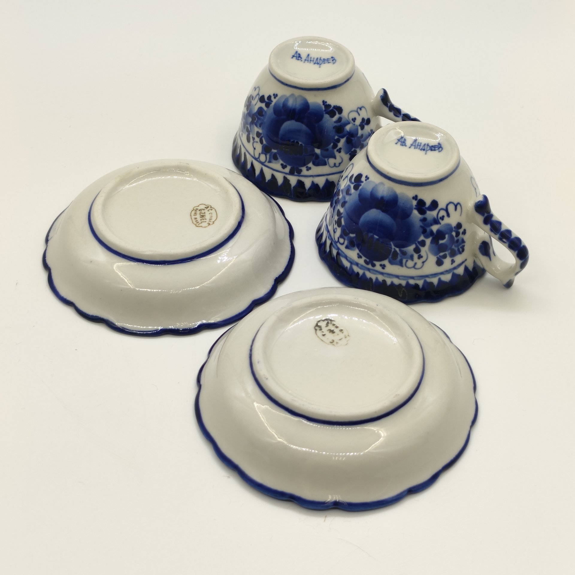 Набор из 2-х кофейных пар с цветочным декором, ав. Андреев, Гжель, фарфор, роспись, Российская Федерация, 1990-2015 гг.