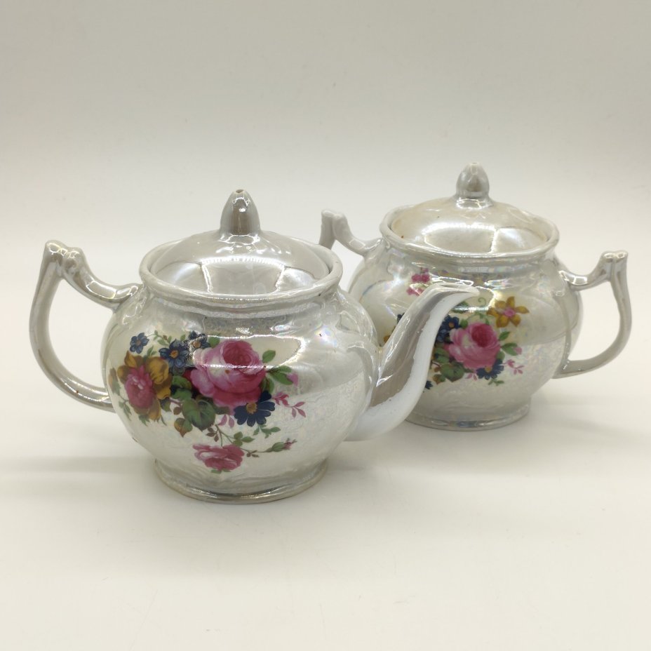 Набор из заварочного чайника и сахарницы с цветочным декором, фарфор, люстр, деколь, Дмитровский фарфоровый завод (ДФЗ Вербилки), СССР, 1965-1991 гг.