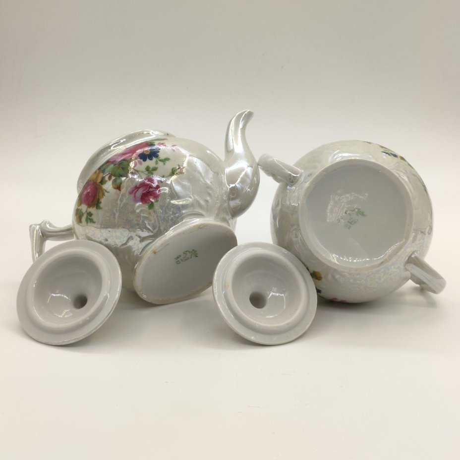 Набор из заварочного чайника и сахарницы с цветочным декором, фарфор, люстр, деколь, Дмитровский фарфоровый завод (ДФЗ Вербилки), СССР, 1965-1991 гг.