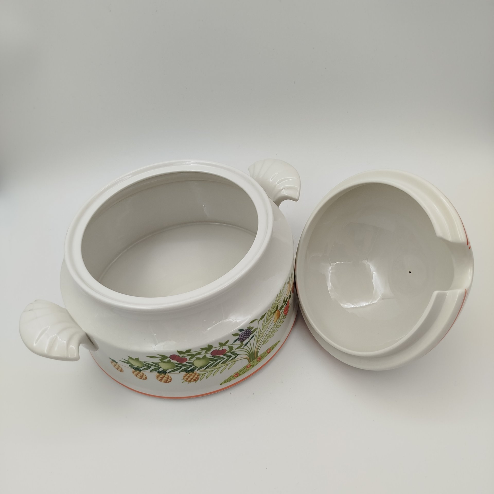 Супница (террина),  коллекция Bon Appetit, фарфор, vitro, Villeroy & Boch, Германия, 1983-1989 гг.