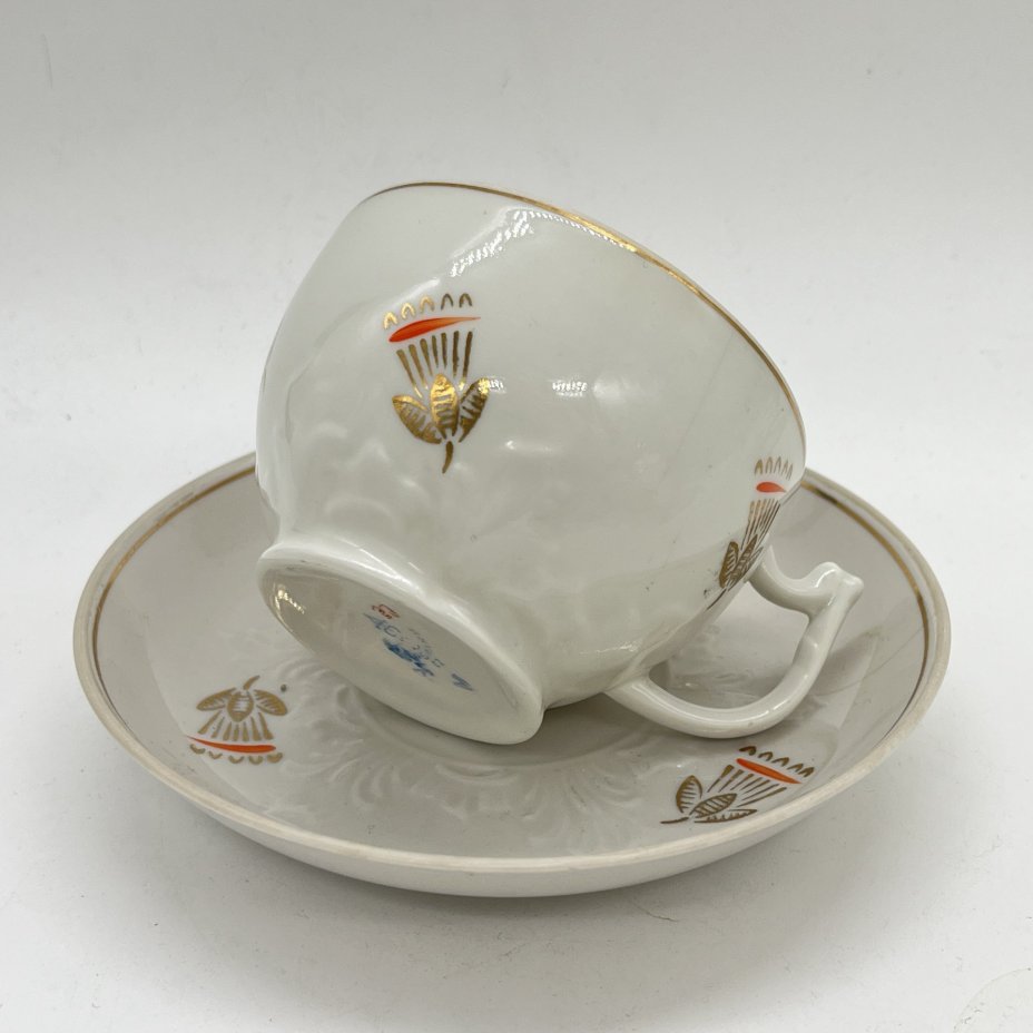 Чайная пара со стилизованным декором, фарфор, деколь, золочение, Дмитровский фарфоровый завод (ДФЗ Вербилки), СССР, 1954-1965 гг.