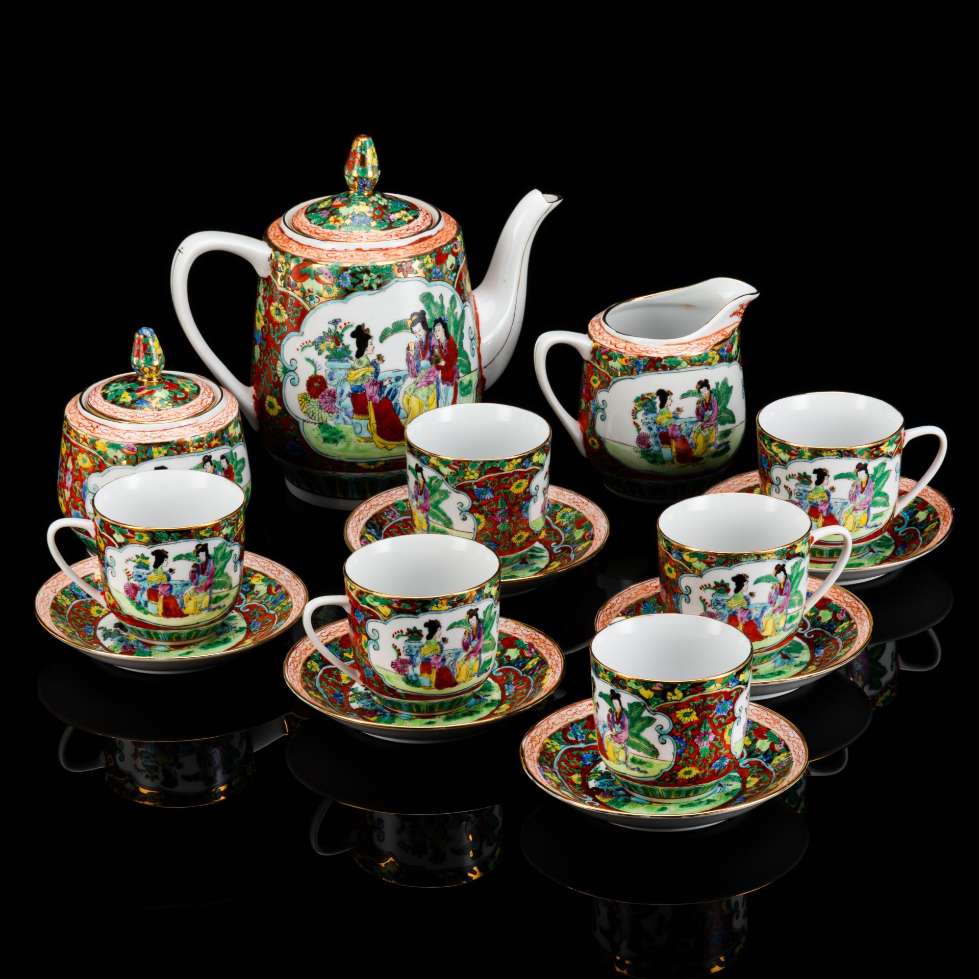 Чайный сервиз "Китайские красавицы в саду" на 6 персон (15 предметов), фарфор, деколь, роспись эмалевыми красками, золочение, Китай, 1960-1980 гг.