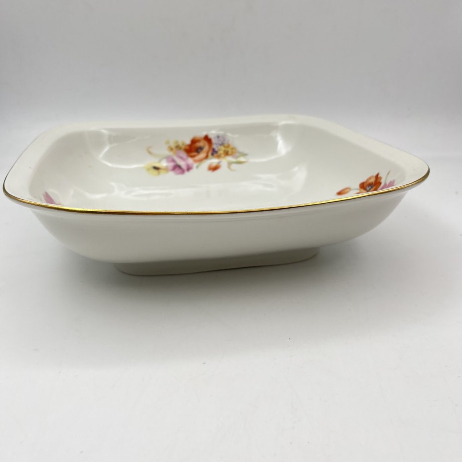 Набор из двух салатников с цветочным декором (круглый и квадратный), фарфор, деколь, золочение, Chodziez, Польша, 1964-1990 гг.