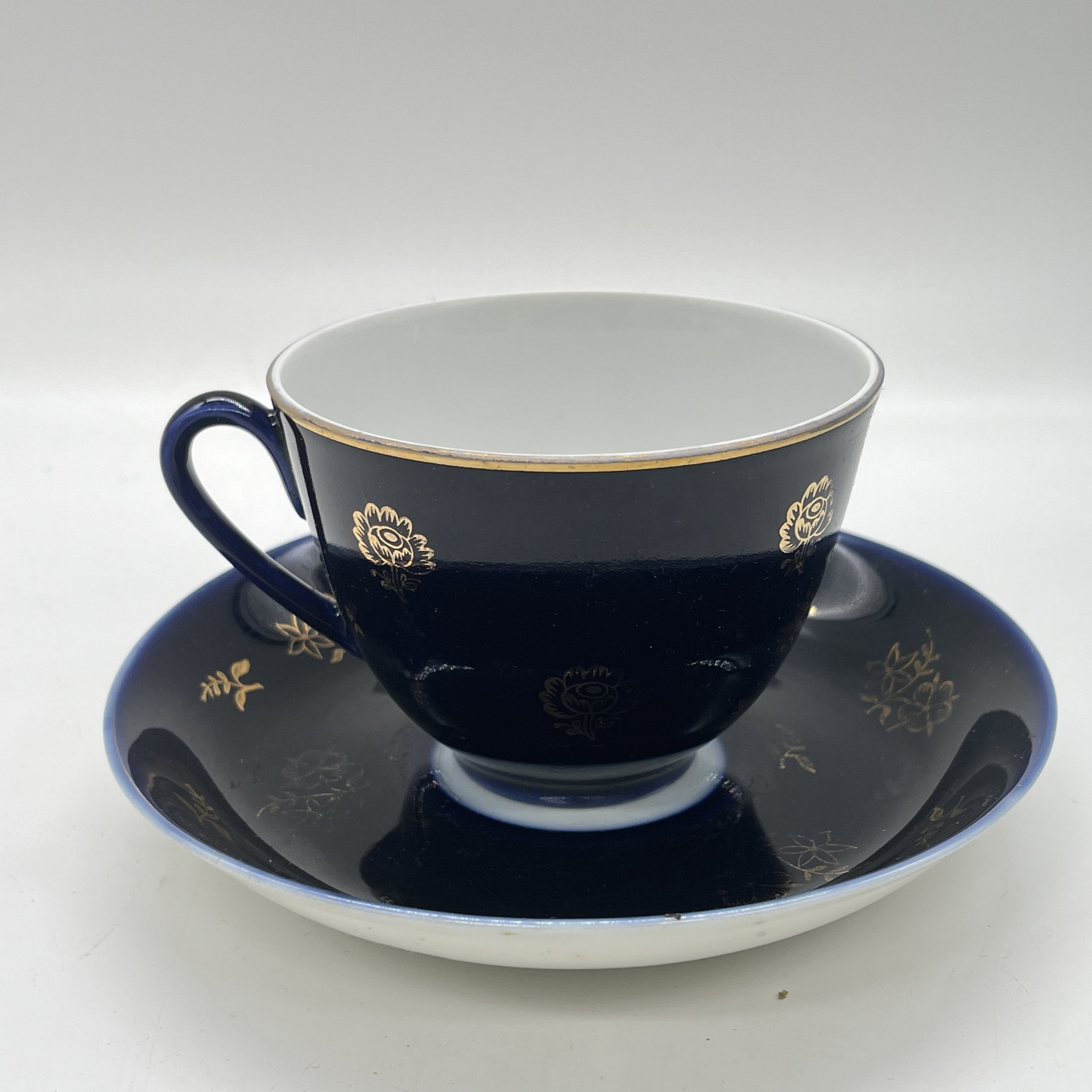 Чайная пара с растительным декором (подбор), фарфор, кобальт, золочение, Ленинградский фарфоровый завод (ЛФЗ), СССР, 1970-2000 гг.