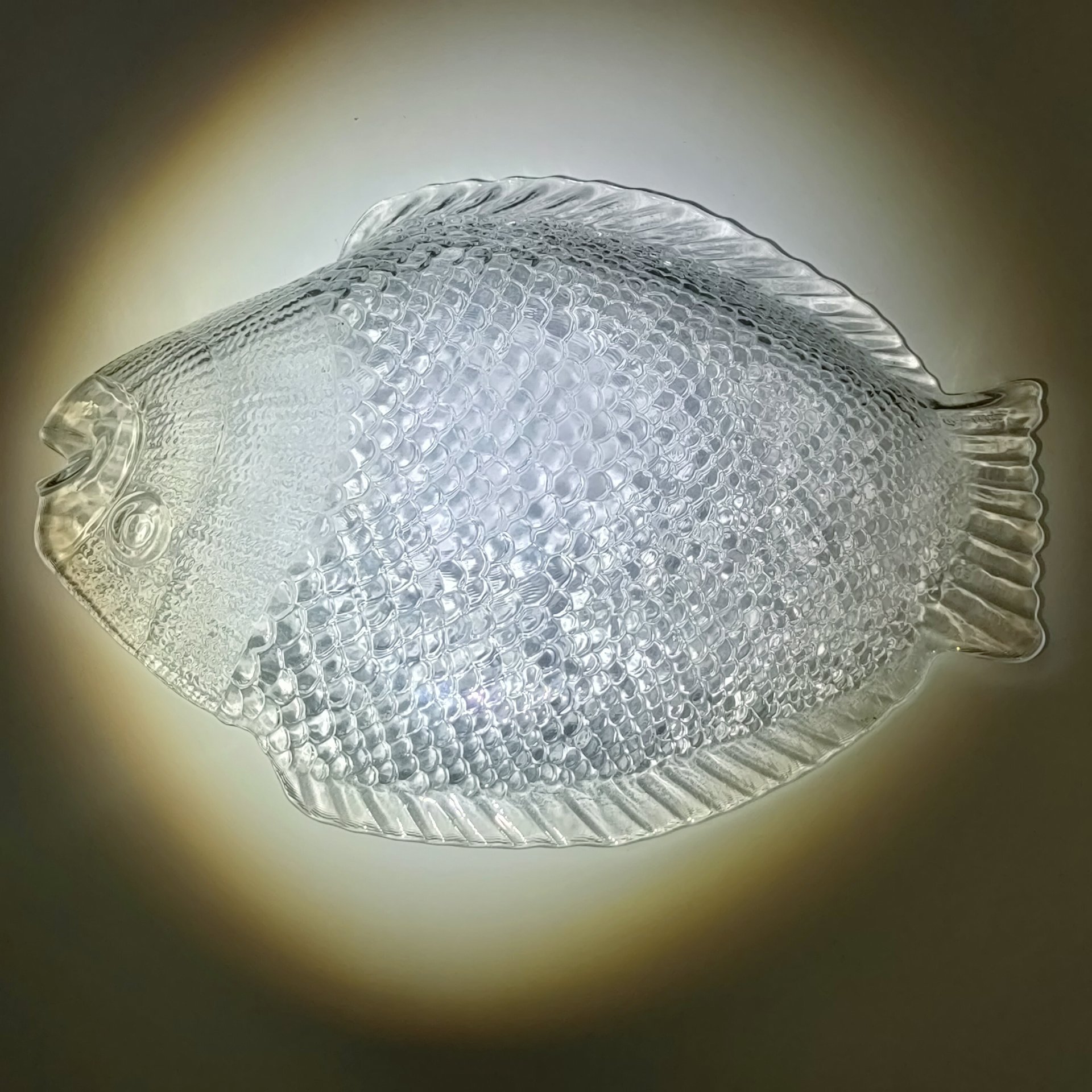 Блюдо для подачи закусок в форме рыбы, стекло, пресс, Pasabahce, Турция, 2000-2010 гг.