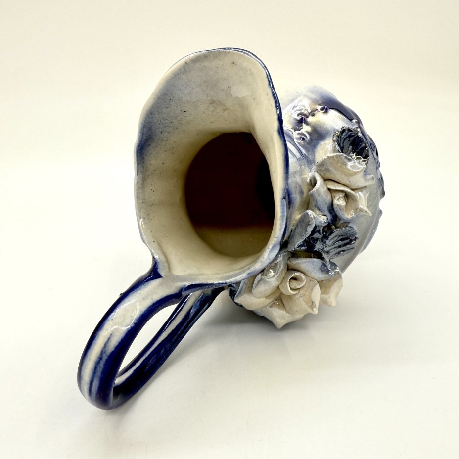 Молочник с рельефным декором, фарфор, рельеф, люстр, Китай, 1980-2000 гг.