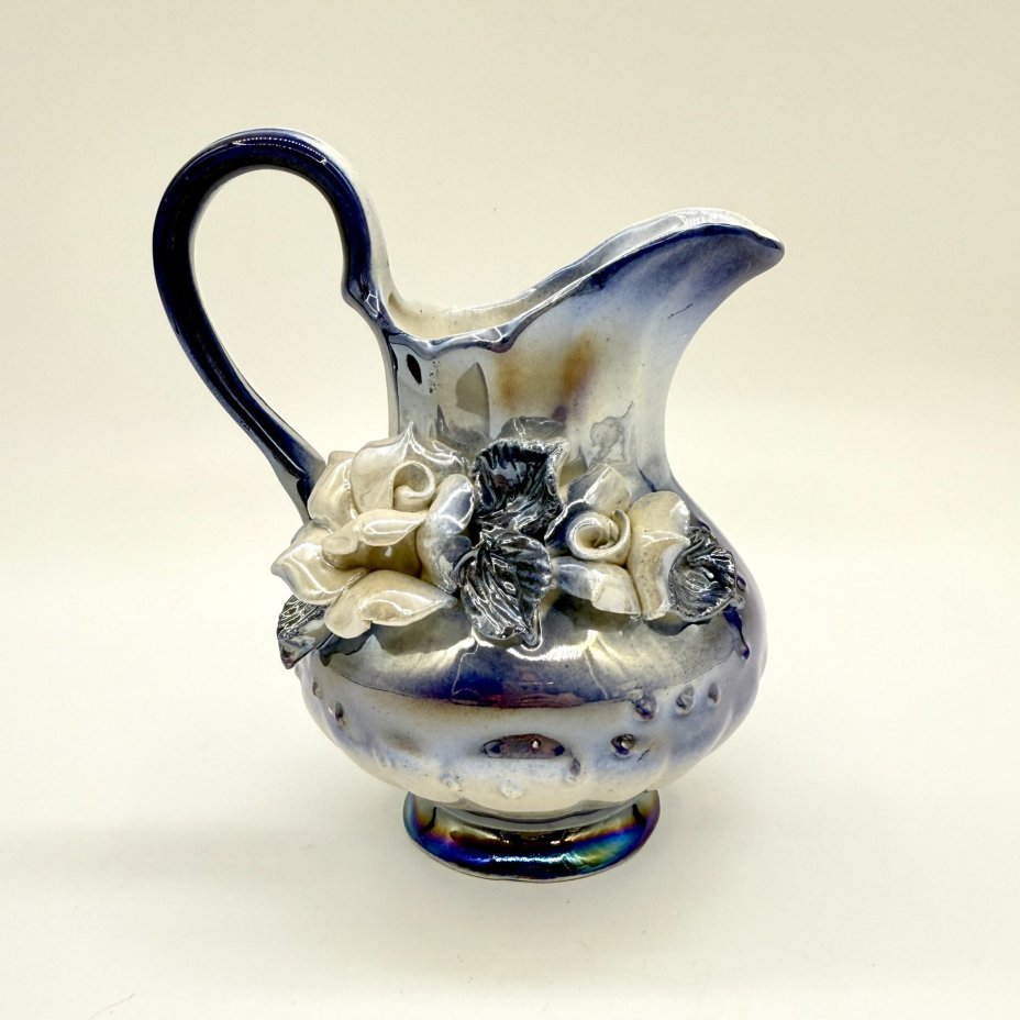 Молочник с рельефным декором, фарфор, рельеф, люстр, Китай, 1980-2000 гг., Китай