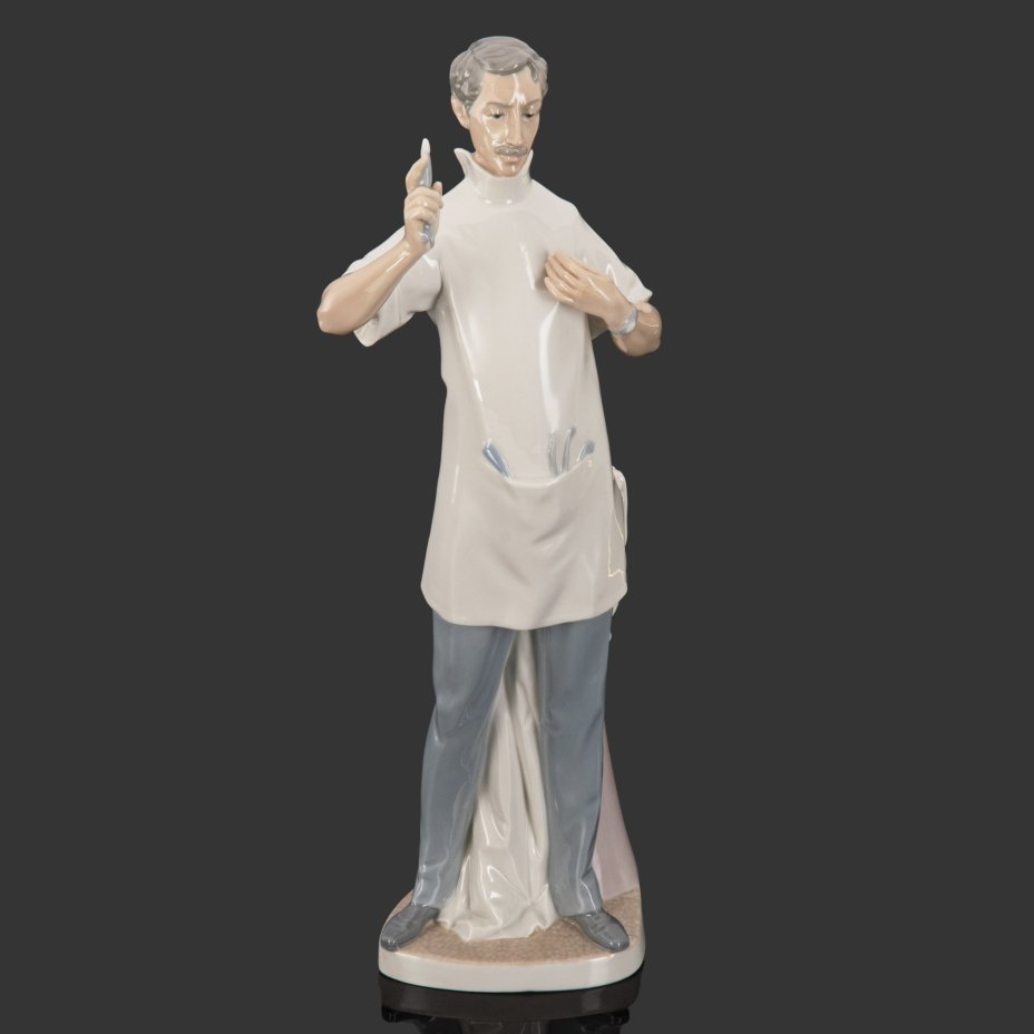Статуэтка "Дантист" ("Стоматолог"), скульптор Salvador Furio, фарфор, роспись, Lladro, Испания, 1970-1978 гг.