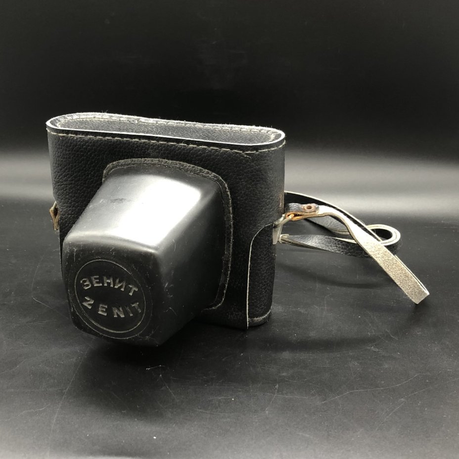 Фотоаппарат плёночный "Зенит-Е" с объективом "Индустар 50-2" в оригинальном кофре (нерабочий), Белорусское оптико-механическое объединение (БелОМО)