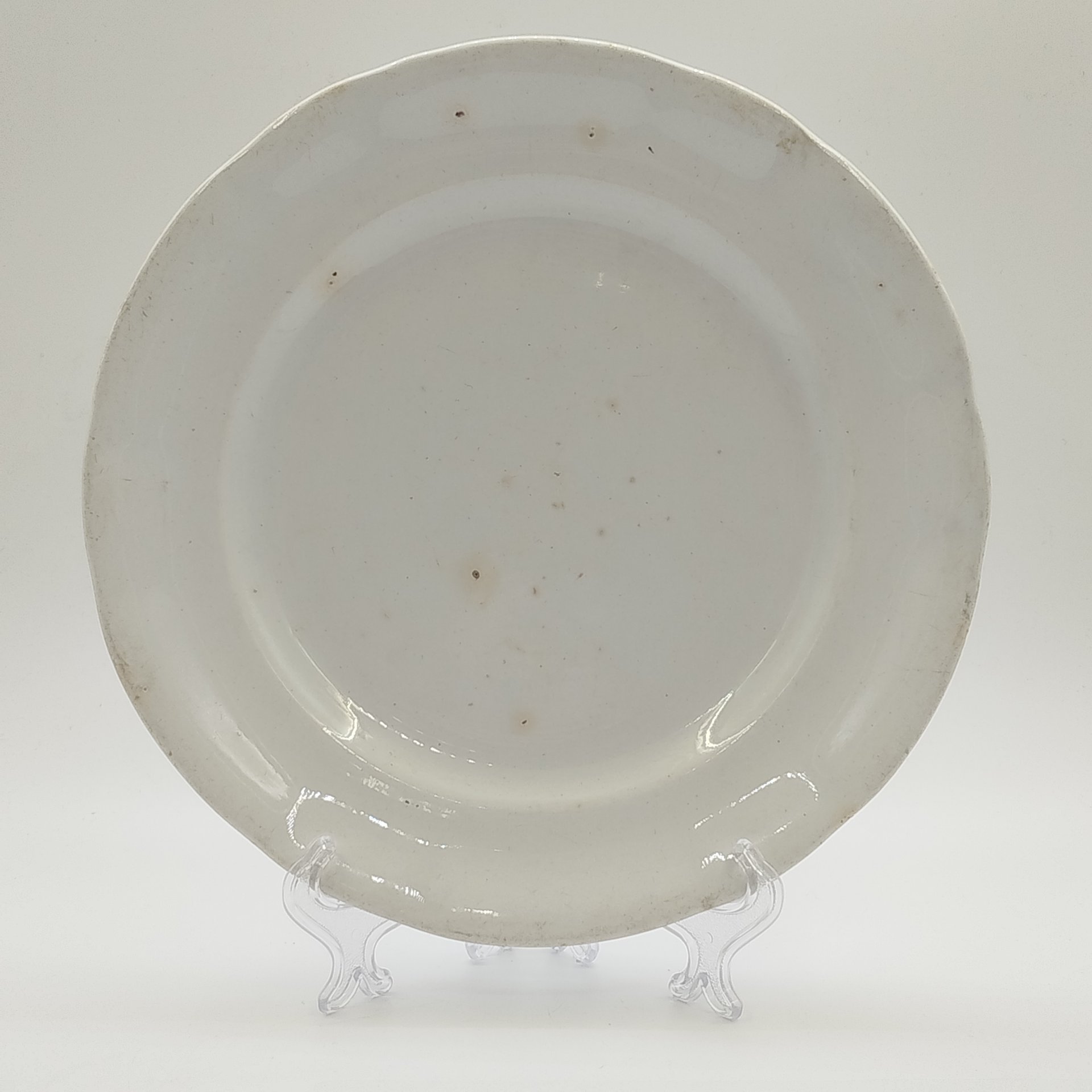 Тарелка обеденная, фаянс, Товарищество М.С. Кузнецова в Будах, Российская империя, 1894-1917 гг.