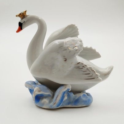 Статуэтка «Царевна-Лебедь», скульптор П.М.Кожин, фарфор, роспись, золочение, Дулевский фарфоровый завод (Дулёво), СССР, 1950 г.