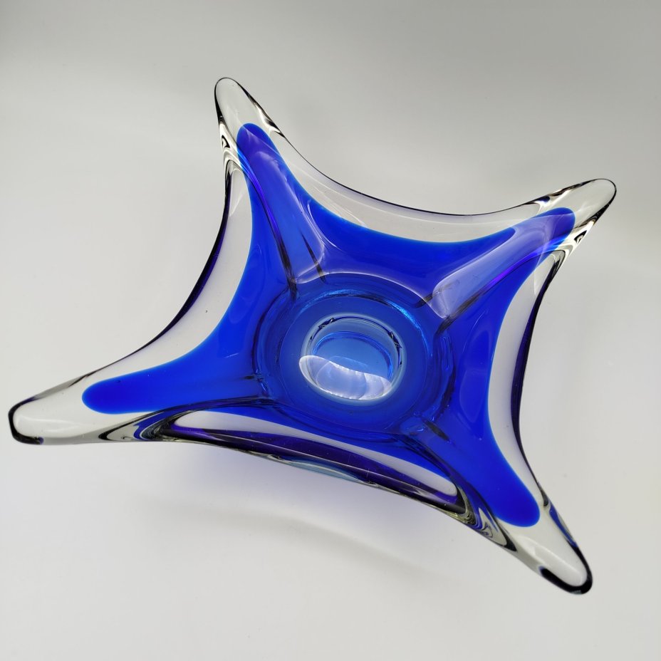 Фруктовница оригинальной четырёхконечной формы, Ливанский стекольный завод (Līvānu stikla fabrikа)