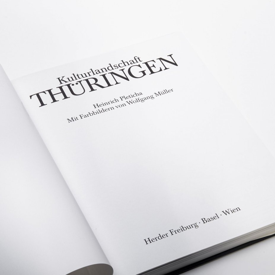 Альбом "Kulturlandschaft Thüringen" на немецком языке, бумага, печать, издательство "Herder Freiburg im Breisgau", Германия, 1992 г.
