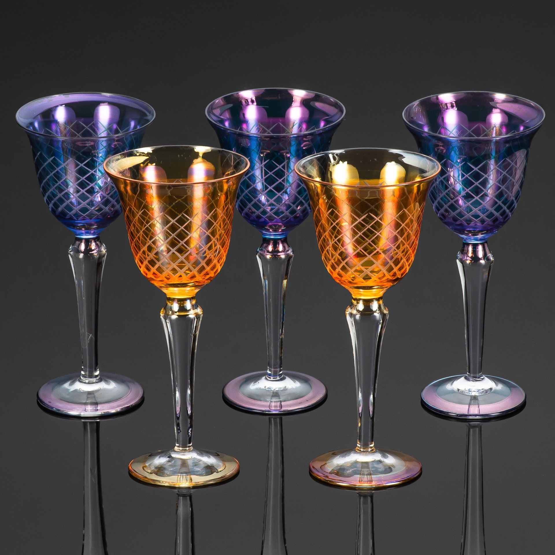 Набор разноцветных бокалов для вина на 5 персон