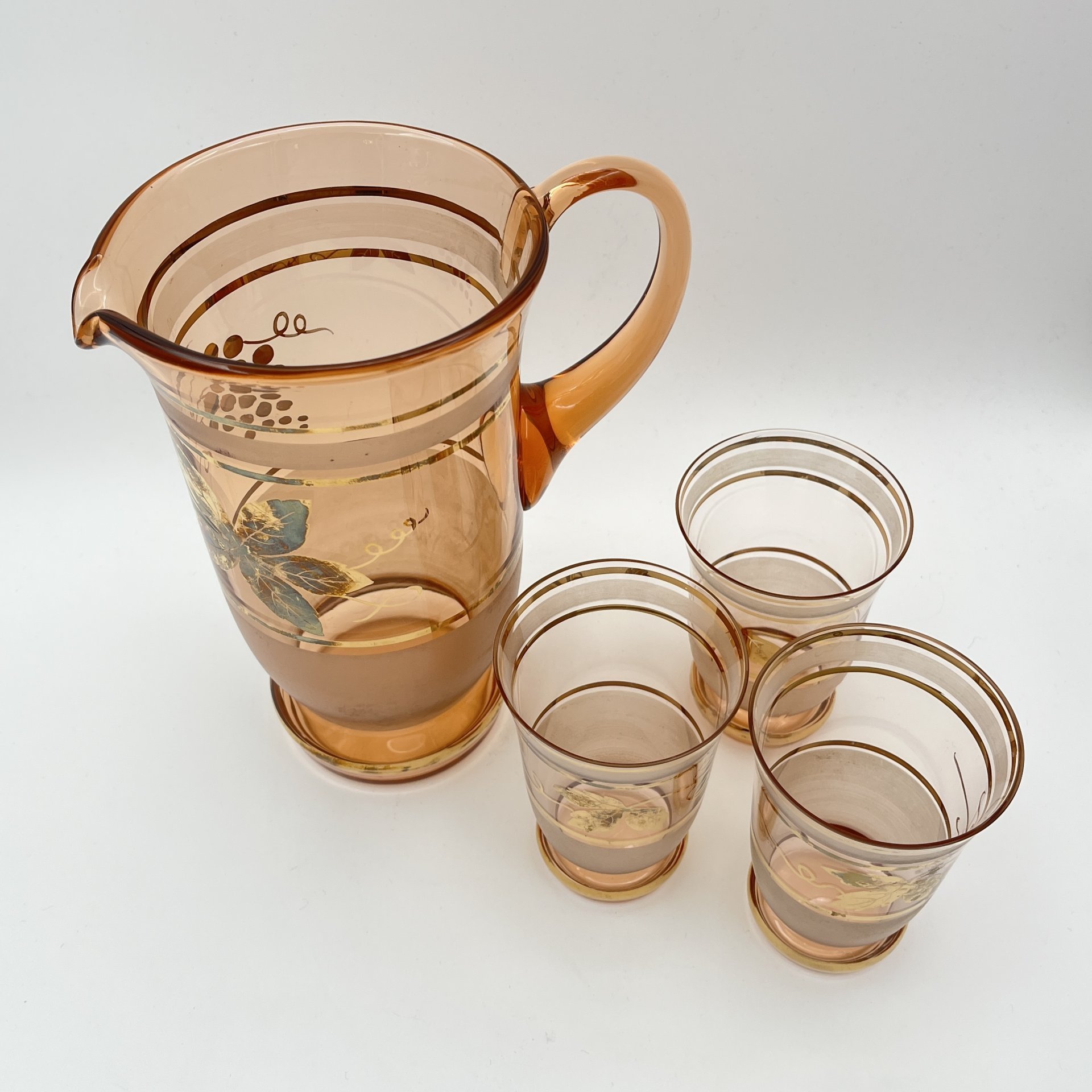 Набор из кувшина и трех стаканов, украшенных растительным декором, стекло, матирование, золочение, Восточная Европа, 1970-1990 гг.