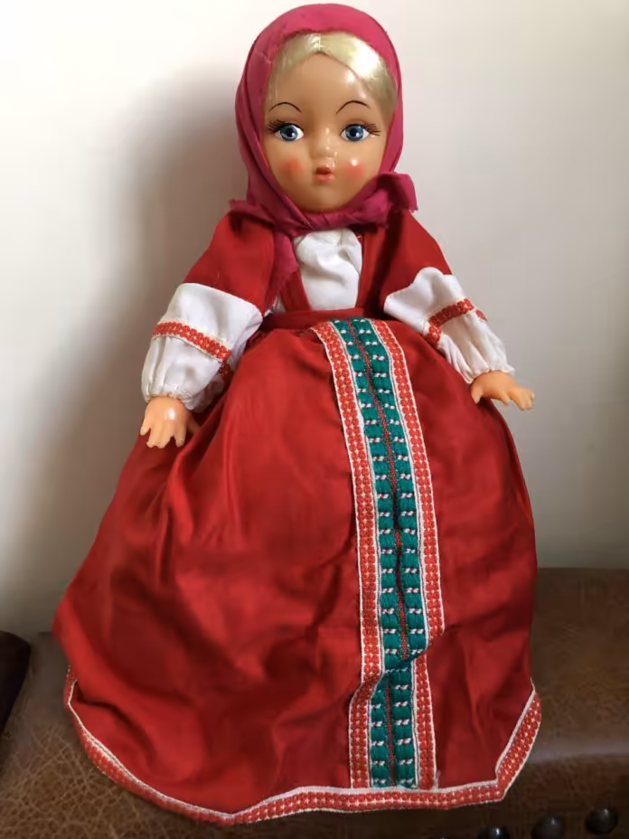 Кукла-грелка на чайник